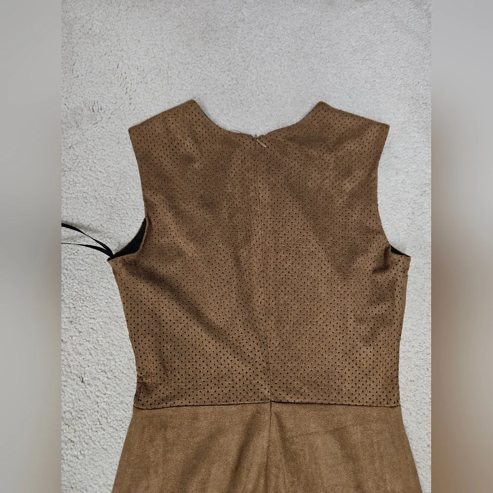 Dress - Picture 5 of 5